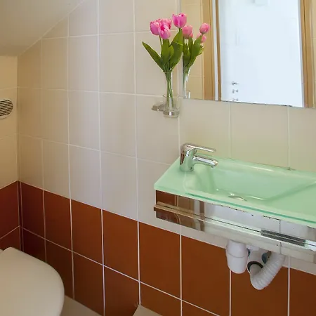 Athina 8 Apartment Pernera